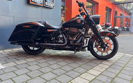 Gebrauchtmotorrad Harley-Davidson Touring Road King Special FLHRXS - Bild 2 Gebrauchtmotorrad Harley-Davidson Touring Road King Special FLHRXS - Bild 2