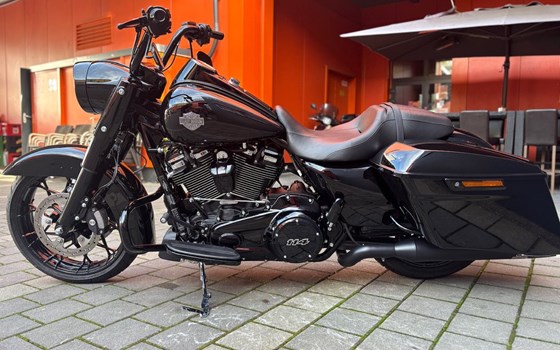 Gebrauchtmotorrad Harley-Davidson Touring Road King Special FLHRXS - Bild 7 Gebrauchtmotorrad Harley-Davidson Touring Road King Special FLHRXS - Bild 7