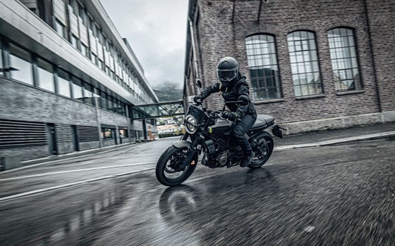 Neufahrzeug Husqvarna Svartpilen 125 - Bild 2 Neufahrzeug Husqvarna Svartpilen 125 - Bild 2