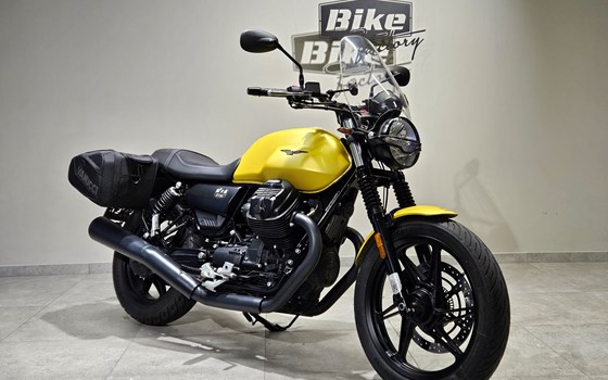 Gebrauchtmotorrad Moto Guzzi V7 Stone - Bild 1 Gebrauchtmotorrad Moto Guzzi V7 Stone - Bild 1