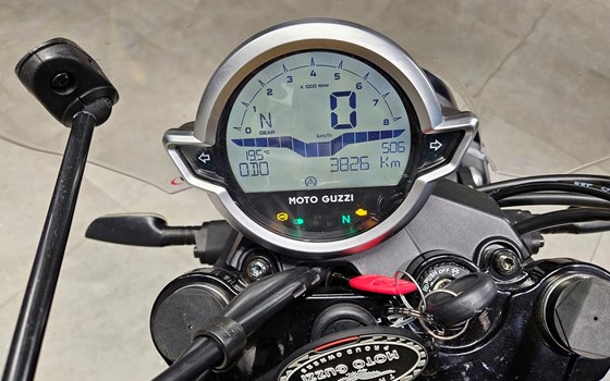 Gebrauchtmotorrad Moto Guzzi V7 Stone - Bild 5 Gebrauchtmotorrad Moto Guzzi V7 Stone - Bild 5