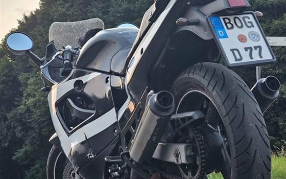 Gebrauchtmotorrad Suzuki GSX 600 F - Bild 2