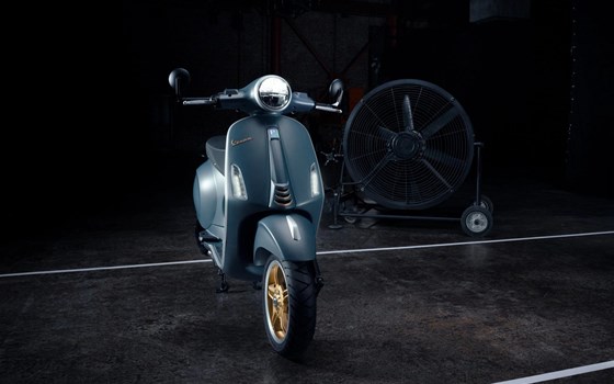 Neufahrzeug Vespa Primavera 50 Officina 8 - Bild 2