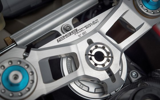 Gebrauchtmotorrad Ducati 1299 Panigale R Final Edition - Bild 2