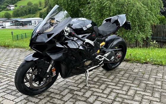Gebrauchtmotorrad Ducati Panigale V4 - Bild 2 Gebrauchtmotorrad Ducati Panigale V4 - Bild 2