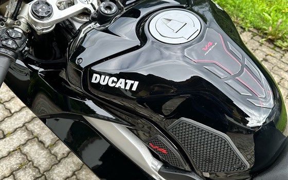 Gebrauchtmotorrad Ducati Panigale V4 - Bild 9 Gebrauchtmotorrad Ducati Panigale V4 - Bild 9