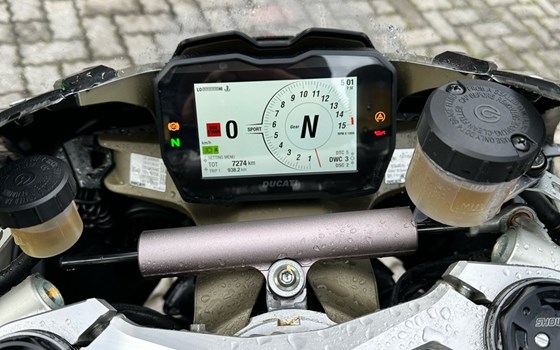 Gebrauchtmotorrad Ducati Panigale V4 - Bild 7 Gebrauchtmotorrad Ducati Panigale V4 - Bild 7