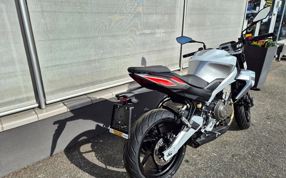 Gebrauchtmotorrad Aprilia Tuono 457 - Bild 3 Gebrauchtmotorrad Aprilia Tuono 457 - Bild 3
