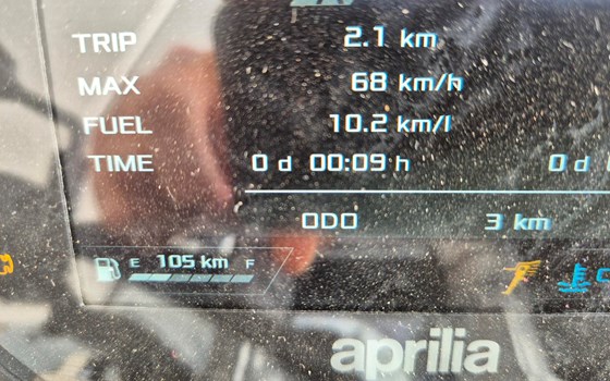 Gebrauchtmotorrad Aprilia Tuono 457 - Bild 4 Gebrauchtmotorrad Aprilia Tuono 457 - Bild 4