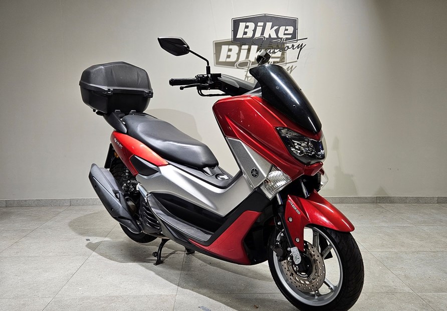 Yamaha NMAX 125 (rot)