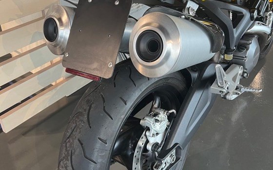 Gebrauchtmotorrad Ducati Monster 696 - Bild 3