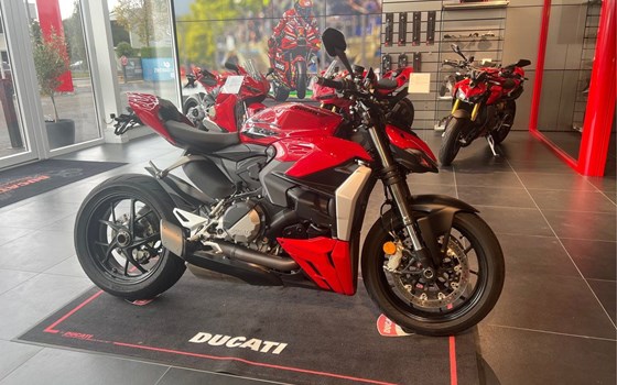 Gebrauchtmotorrad Ducati Streetfighter V2 - Bild 1