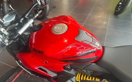 Gebrauchtmotorrad Ducati Streetfighter V2 - Bild 11