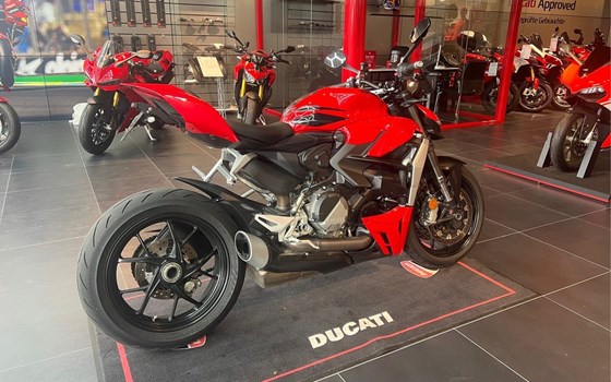 Gebrauchtmotorrad Ducati Streetfighter V2 - Bild 3