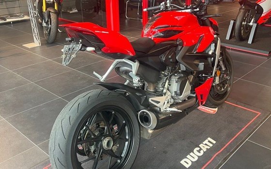 Gebrauchtmotorrad Ducati Streetfighter V2 - Bild 4