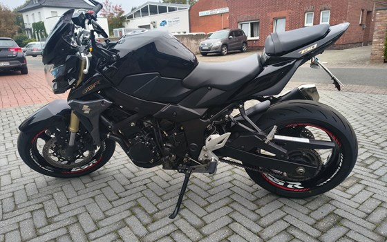 Gebrauchtmotorrad Suzuki GSR 750 - Bild 1