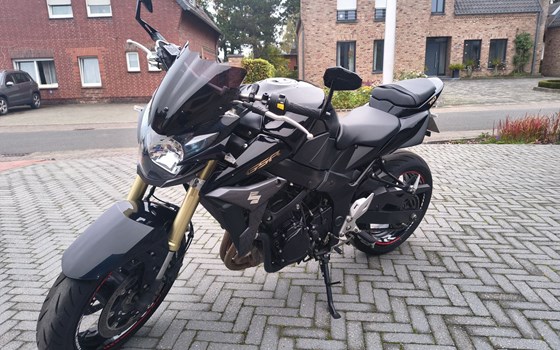 Gebrauchtmotorrad Suzuki GSR 750 - Bild 2
