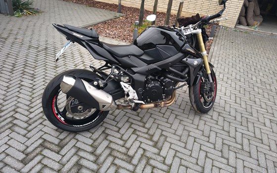 Gebrauchtmotorrad Suzuki GSR 750 - Bild 3
