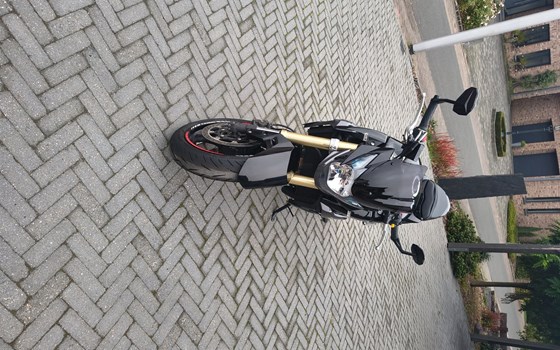 Gebrauchtmotorrad Suzuki GSR 750 - Bild 4