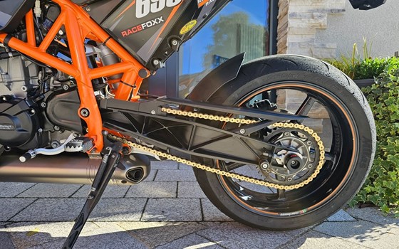 Gebrauchtmotorrad KTM 690 Duke R - Bild 11