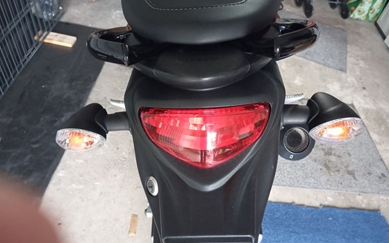 Gebrauchtmotorrad Suzuki SFV 650 Gladius - Bild 10