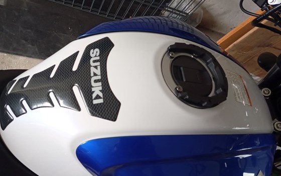 Gebrauchtmotorrad Suzuki SFV 650 Gladius - Bild 9