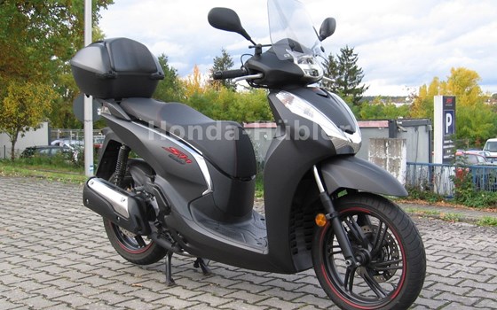 Gebrauchtmotorrad Honda SH300i - Bild 1