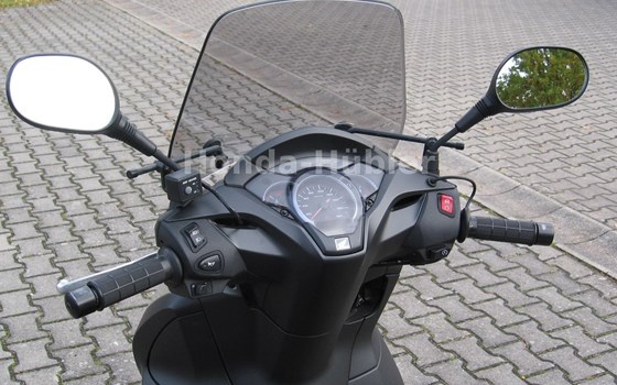 Gebrauchtmotorrad Honda SH300i - Bild 6