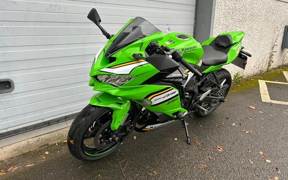 Gebrauchtmotorrad Kawasaki Ninja ZX-4RR - Bild 3