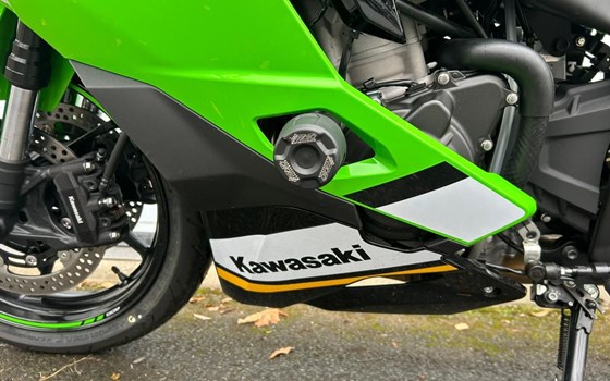 Gebrauchtmotorrad Kawasaki Ninja ZX-4RR - Bild 9