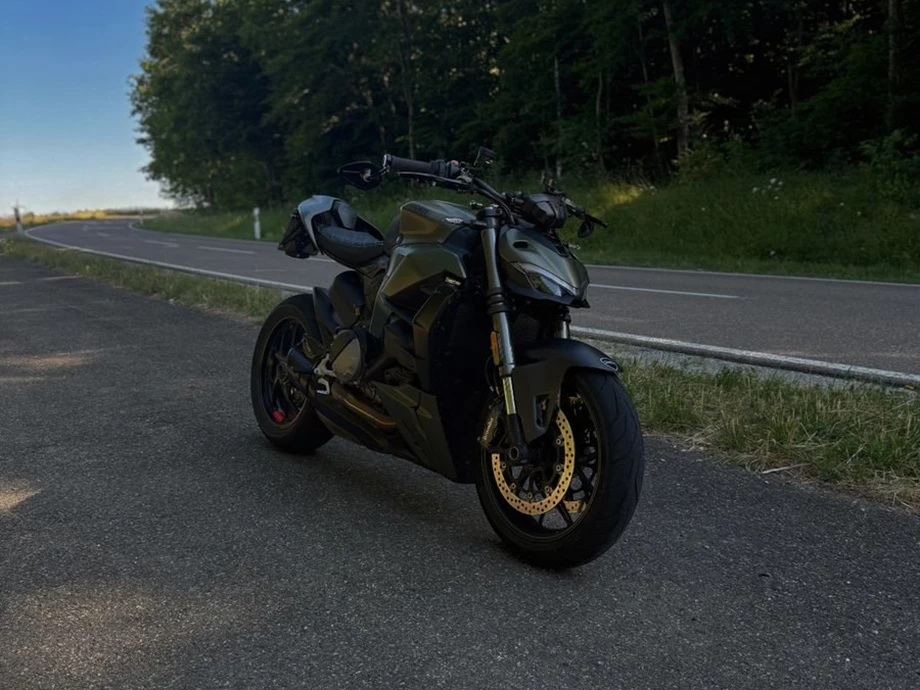 Angebot Ducati Streetfighter V2 Bild 1: Angebot Ducati Streetfighter V2