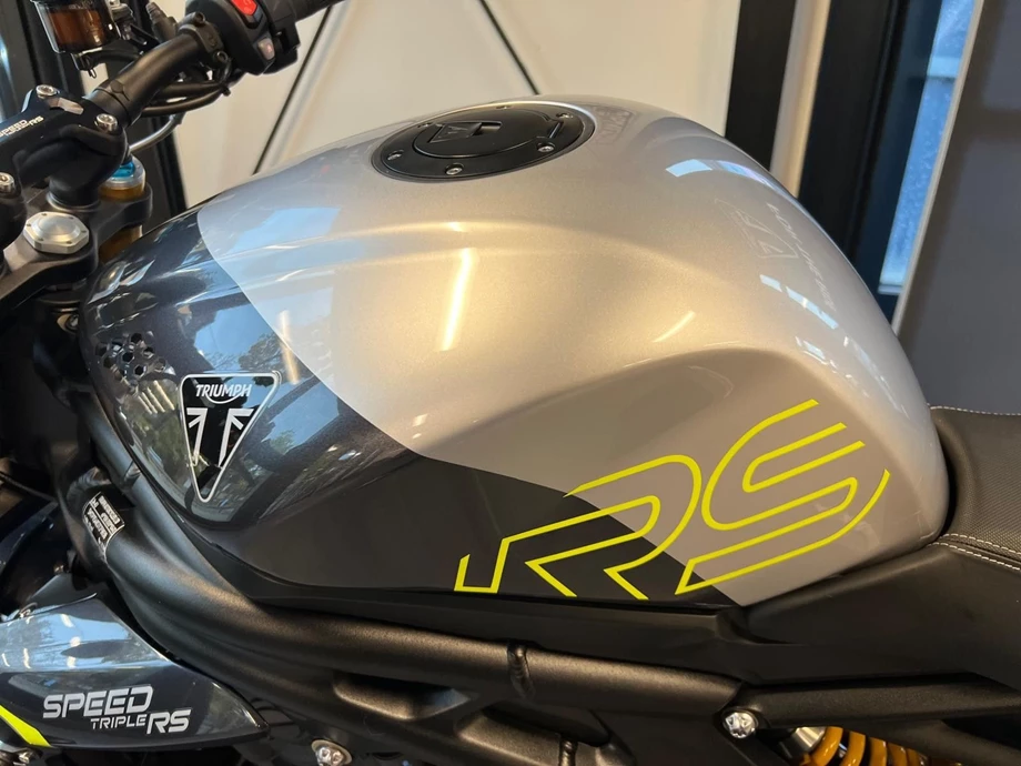 Angebot Triumph Speed Triple 1200 RS Bild 9: Angebot Triumph Speed Triple 1200 RS