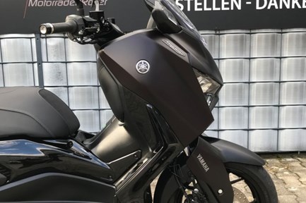 Yamaha XMAX 300 Tech MAX+