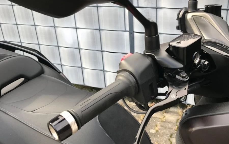 Angebot Yamaha XMAX 300 Tech MAX+ Bild 7: Angebot Yamaha XMAX 300 Tech MAX+