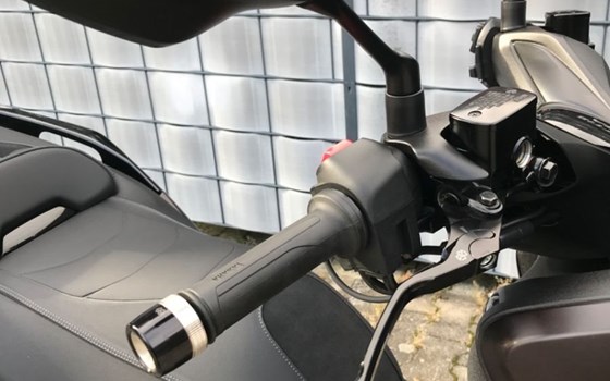 Gebrauchtmotorrad Yamaha XMAX 300 Tech MAX+ - Bild 7