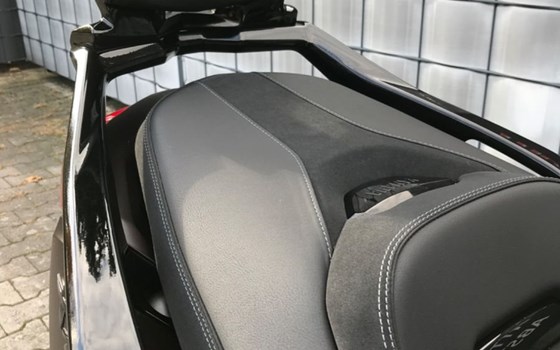 Gebrauchtmotorrad Yamaha XMAX 300 Tech MAX+ - Bild 9