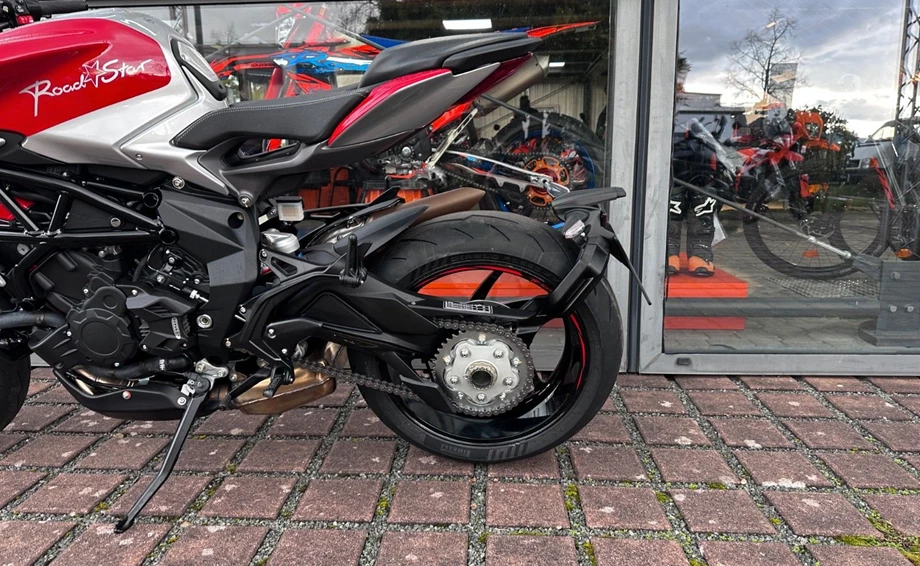Angebot MV Agusta Dragster RR Ottantesimo Bild 8: Angebot MV Agusta Dragster RR Ottantesimo
