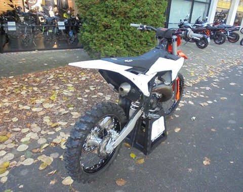 zum Vergrössern bitte anklicken!