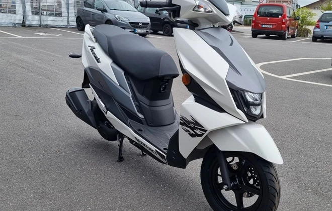 Suzuki Avenis 125