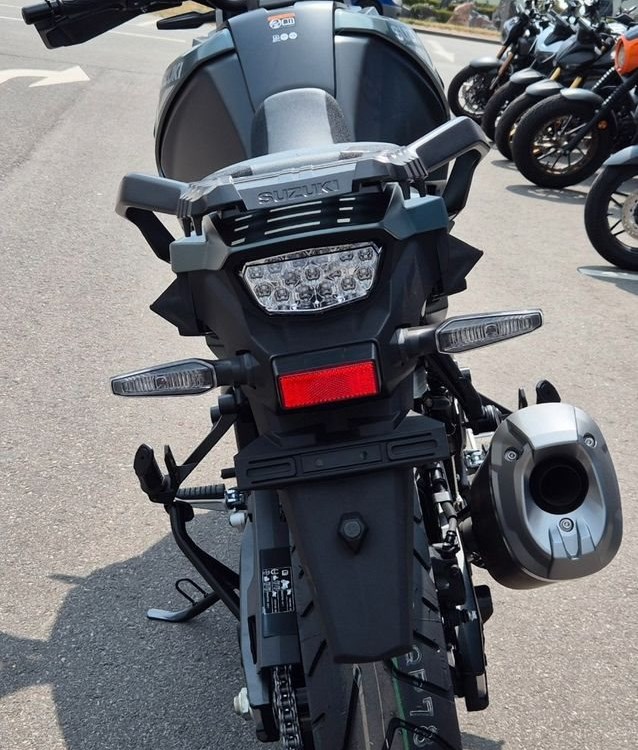 Zum Vergrößern bitte anklicken! Angebot Suzuki V-Strom 1050