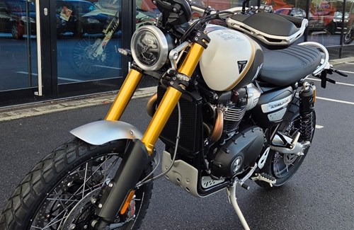 Neumotorrad Triumph Scrambler 1200 XE
