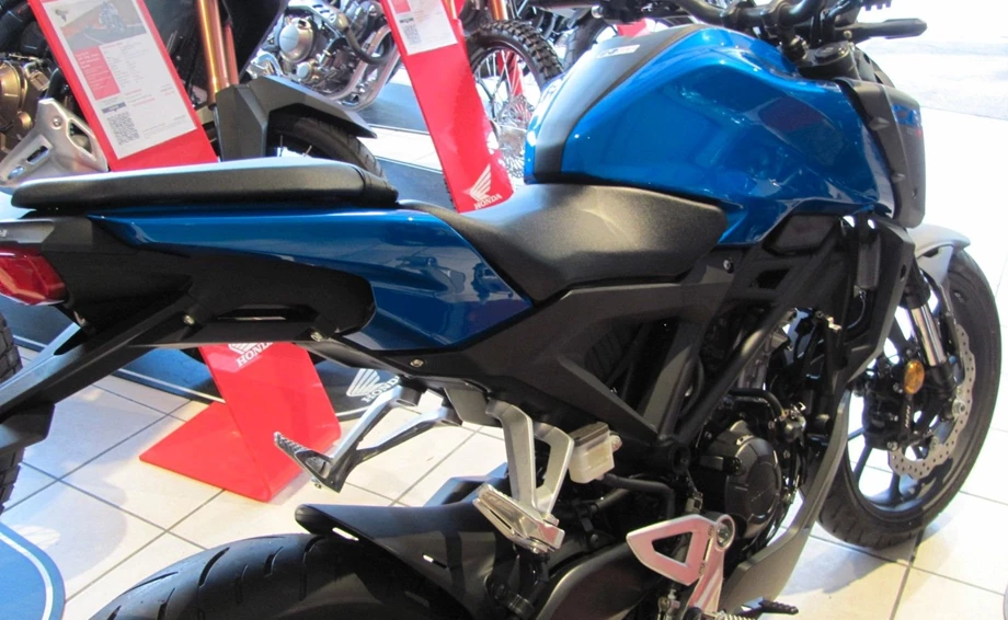 Angebot Honda CB125R Bild 7: Angebot Honda CB125R