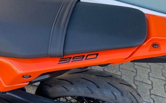 Neufahrzeug KTM 390 SMC R - Bild 4