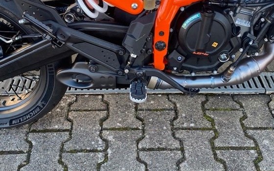 Neufahrzeug KTM 390 SMC R - Bild 8
