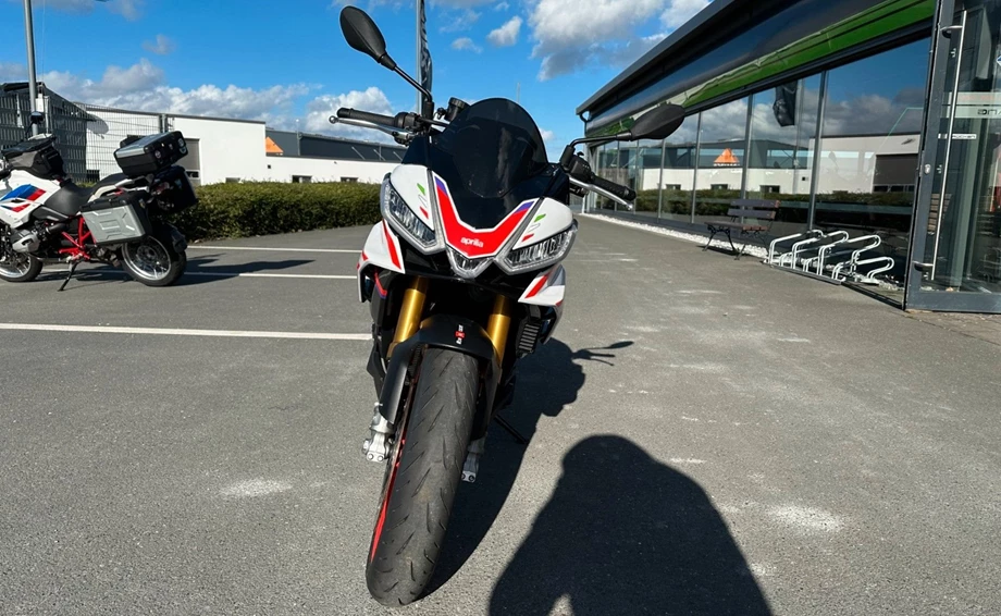 Angebot Aprilia Tuono V4 1100 Factory Bild 2: Angebot Aprilia Tuono V4 1100 Factory