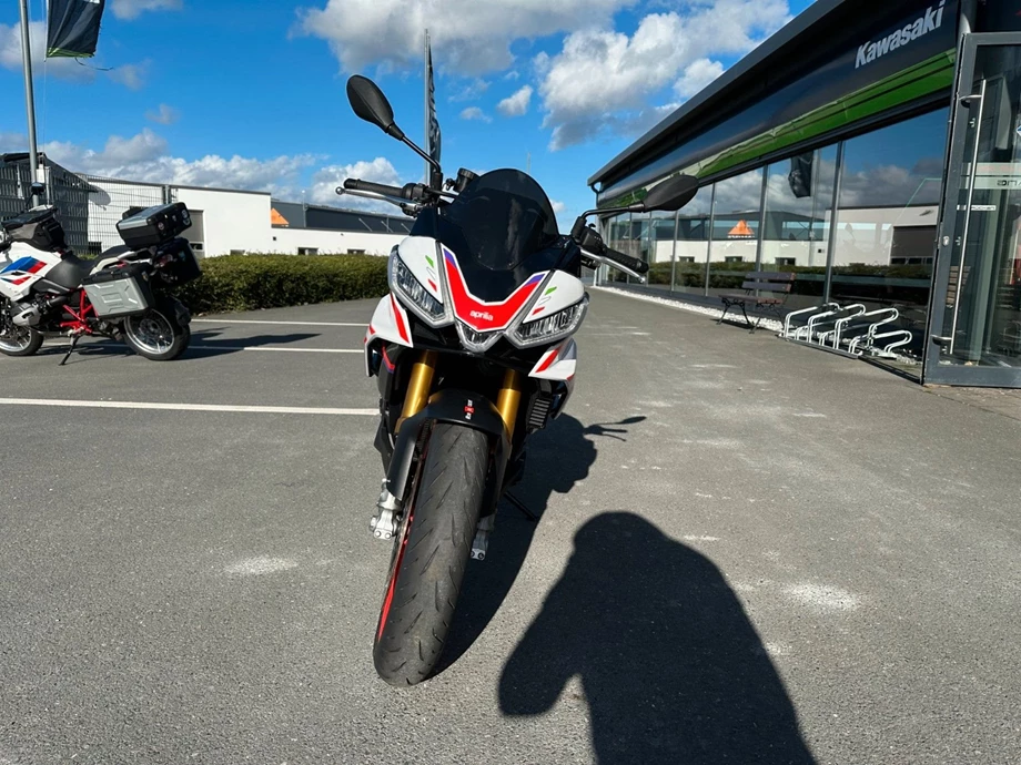 Angebot Aprilia Tuono V4 1100 Factory Bild 2: Angebot Aprilia Tuono V4 1100 Factory