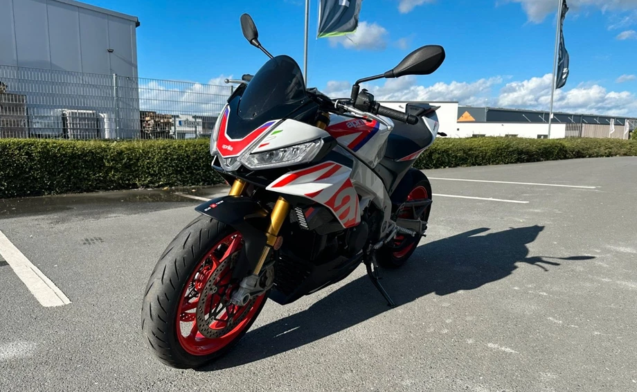 Angebot Aprilia Tuono V4 1100 Factory Bild 3: Angebot Aprilia Tuono V4 1100 Factory