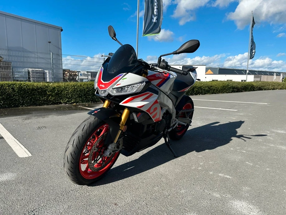 Angebot Aprilia Tuono V4 1100 Factory Bild 3: Angebot Aprilia Tuono V4 1100 Factory