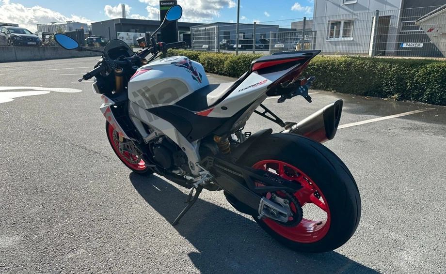 Angebot Aprilia Tuono V4 1100 Factory Bild 5: Angebot Aprilia Tuono V4 1100 Factory