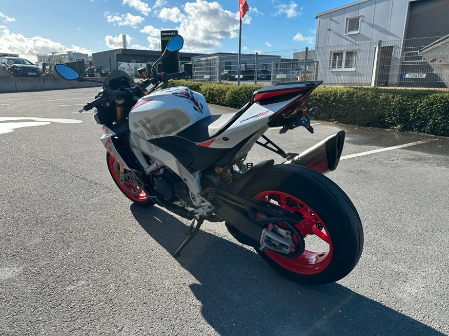 Angebot Aprilia Tuono V4 1100 Factory Bild 5: Angebot Aprilia Tuono V4 1100 Factory
